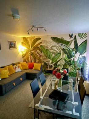 Malone Crescent Apartment - 2BR, 2B in City Centre